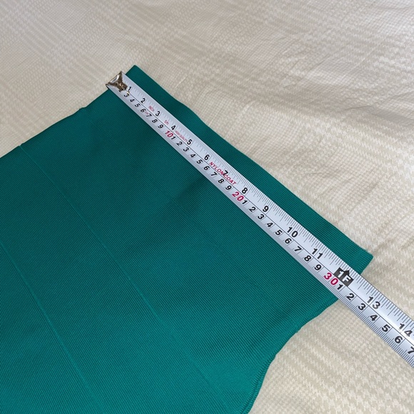 BCBG body on skirt size S - Picture 5 of 8